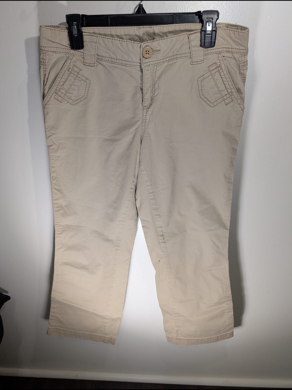 Maurices Beige Cropped Pants Size 9/10 (0014)